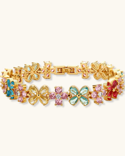 Vergoldetes Armband mit bunten Zirkonia-Blüten in Nahaufnahme