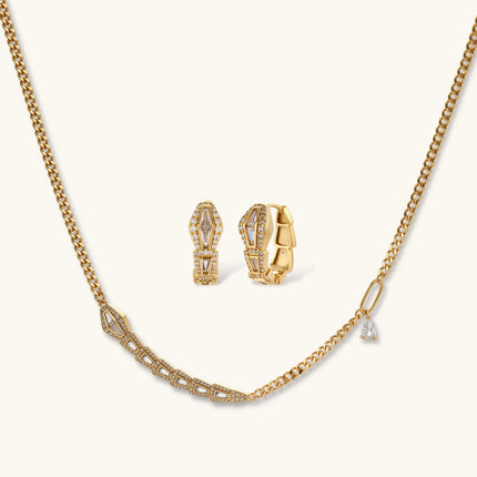 Goldene Panzerkette mit Zirkonia-Mittelteil und passende Creolen mit Baguette-Zirkonia