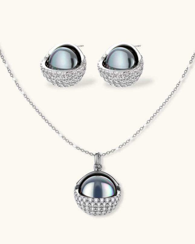 Schmuckset mit dunkelgrauer Perle in Pavé-Zirkonia-Schale: Halskette und Ohrstecker in Weißgold-Optik