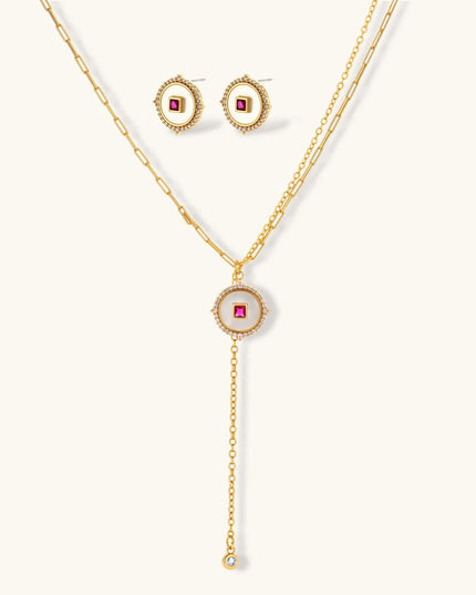 Goldene Y-Halskette mit rundem Emaille-Medaillon und passende Medaillon-Ohrstecker mit rosa Zirkonia
